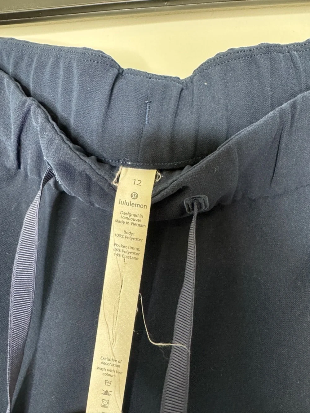 lululemon athletica On the Fly Navy Drawstring Wide-Leg Pants 12 - Picture 5 of 5